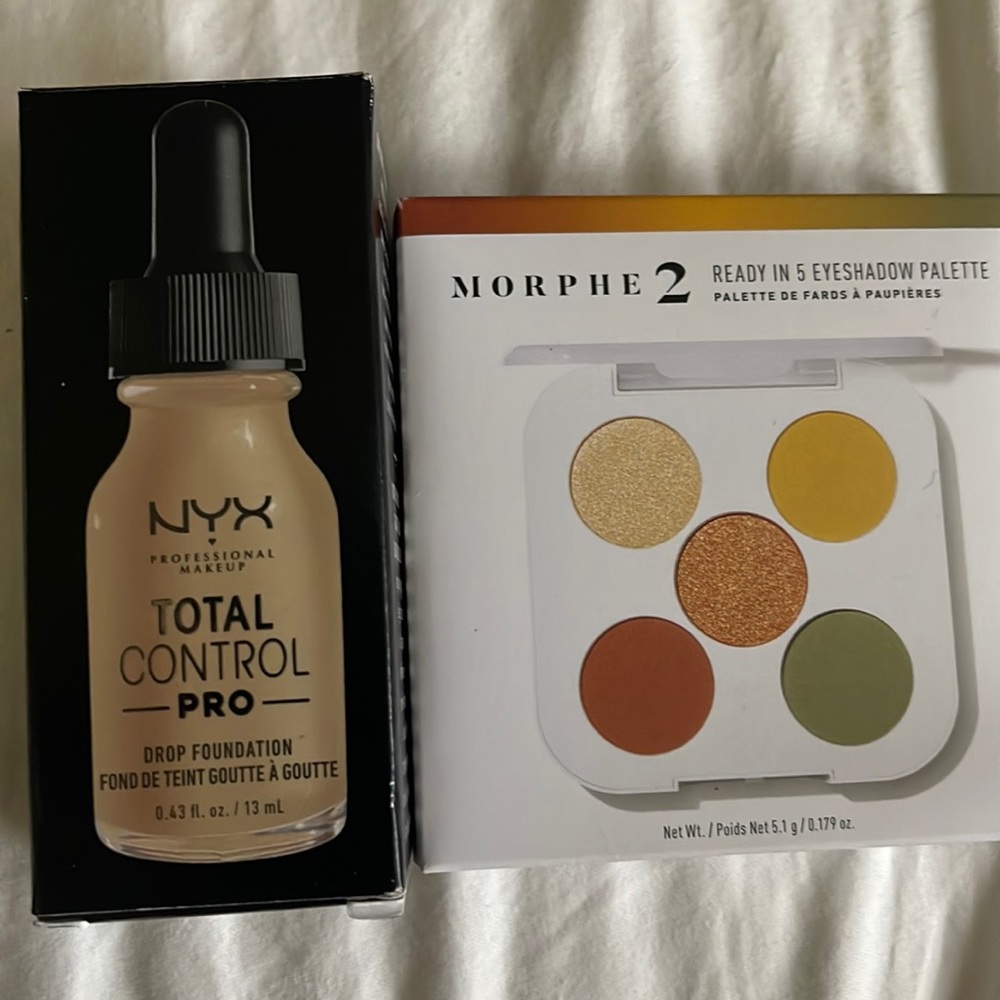 Makeup- Foundation/ Eyeshadow palette